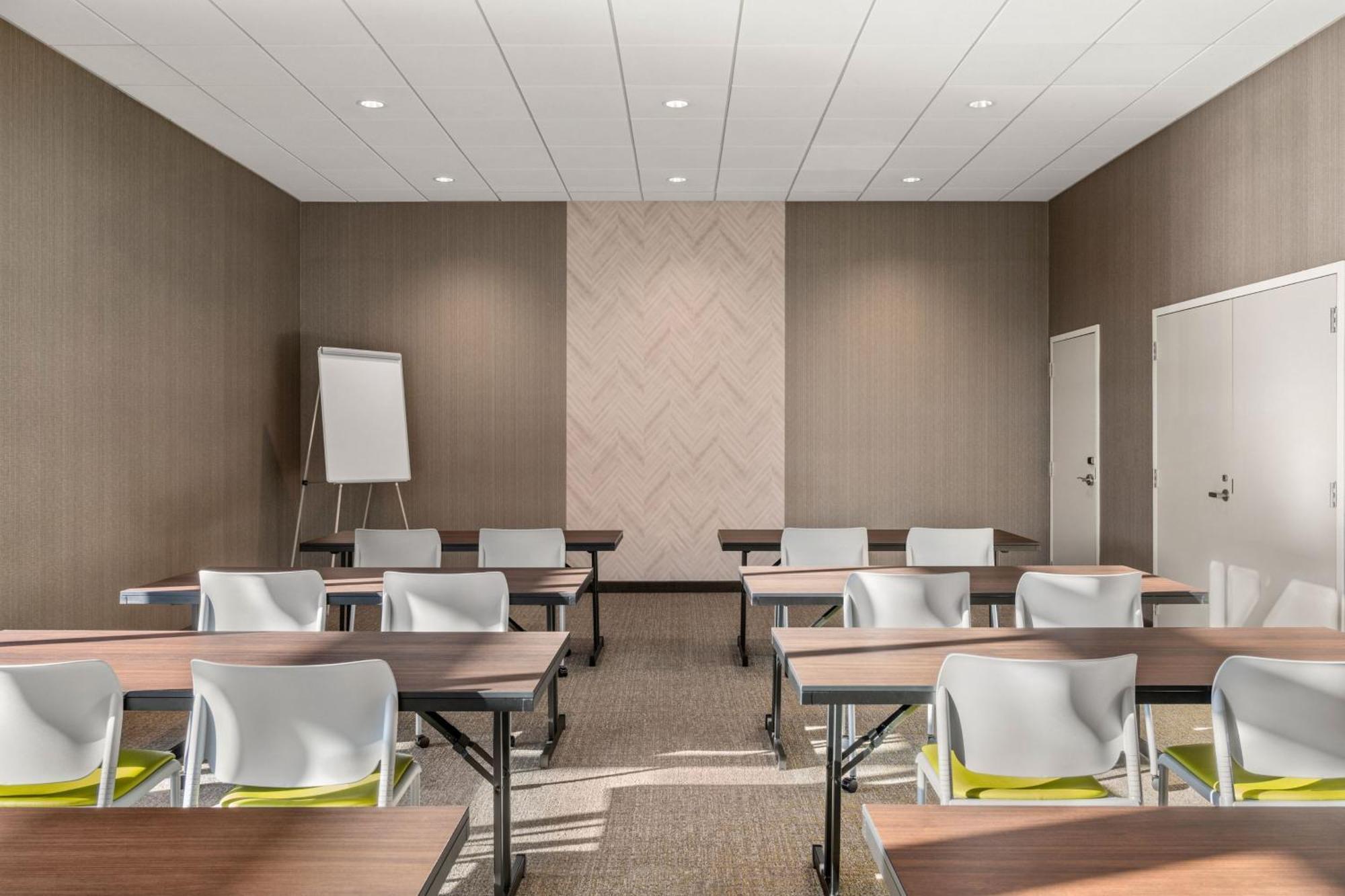 Springhill Suites By Marriott Menomonee Falls Dış mekan fotoğraf